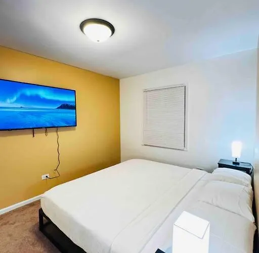 Convenient Near Chicago Ohare Airport With King Beds And Coffee Des Plaines