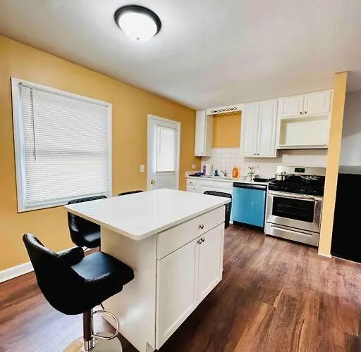 Convenient Near Chicago Ohare Airport With King Beds And Coffee Villa *