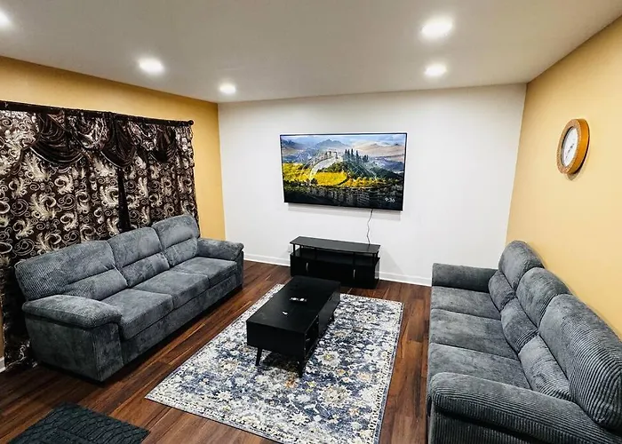 Convenient Near Chicago Ohare Airport With King Beds And Coffee Villa Des Plaines