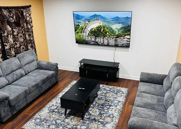 Convenient Near Chicago Ohare Airport With King Beds And Coffee Des Plaines